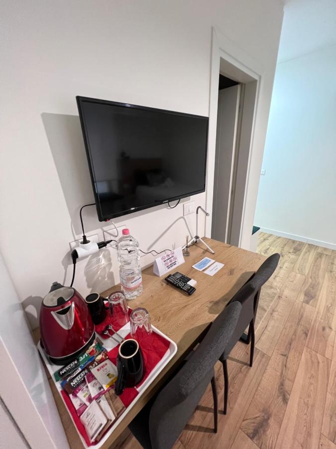 Grand Park & Bllok Area Rooms Tirana Bagian luar foto