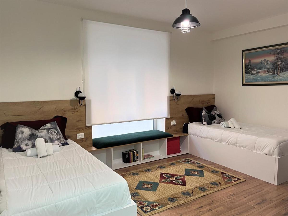 Grand Park & Bllok Area Rooms Tirana Bagian luar foto