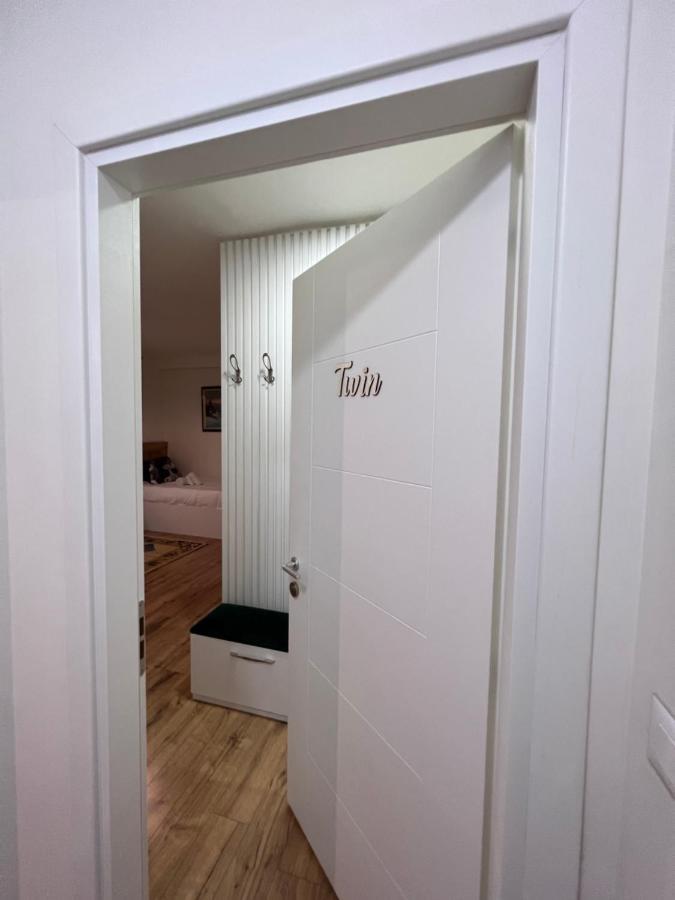 Grand Park & Bllok Area Rooms Tirana Bagian luar foto