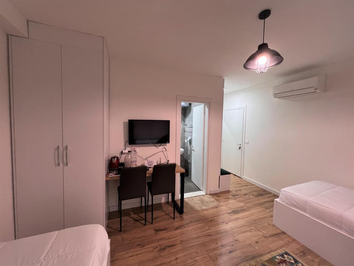 Grand Park & Bllok Area Rooms Tirana Bagian luar foto