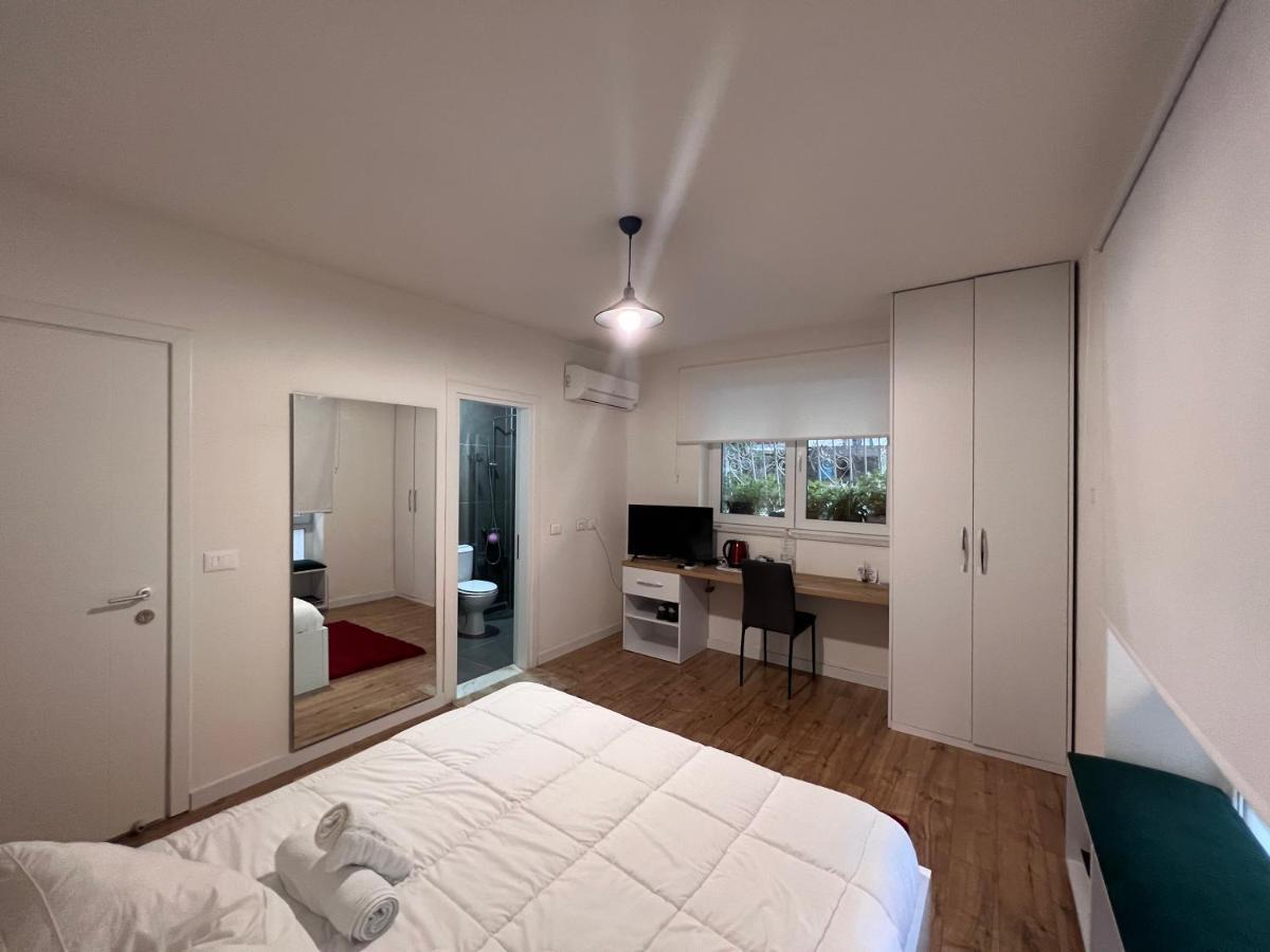 Grand Park & Bllok Area Rooms Tirana Bagian luar foto