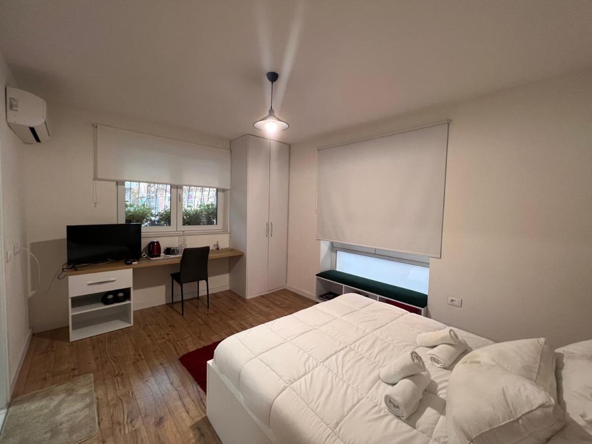 Grand Park & Bllok Area Rooms Tirana Bagian luar foto