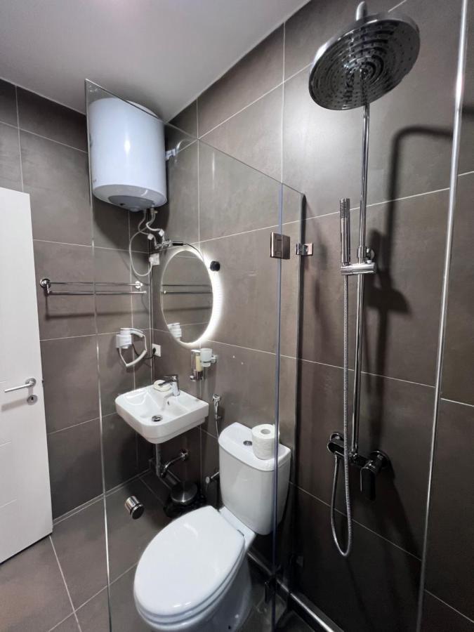 Grand Park & Bllok Area Rooms Tirana Bagian luar foto