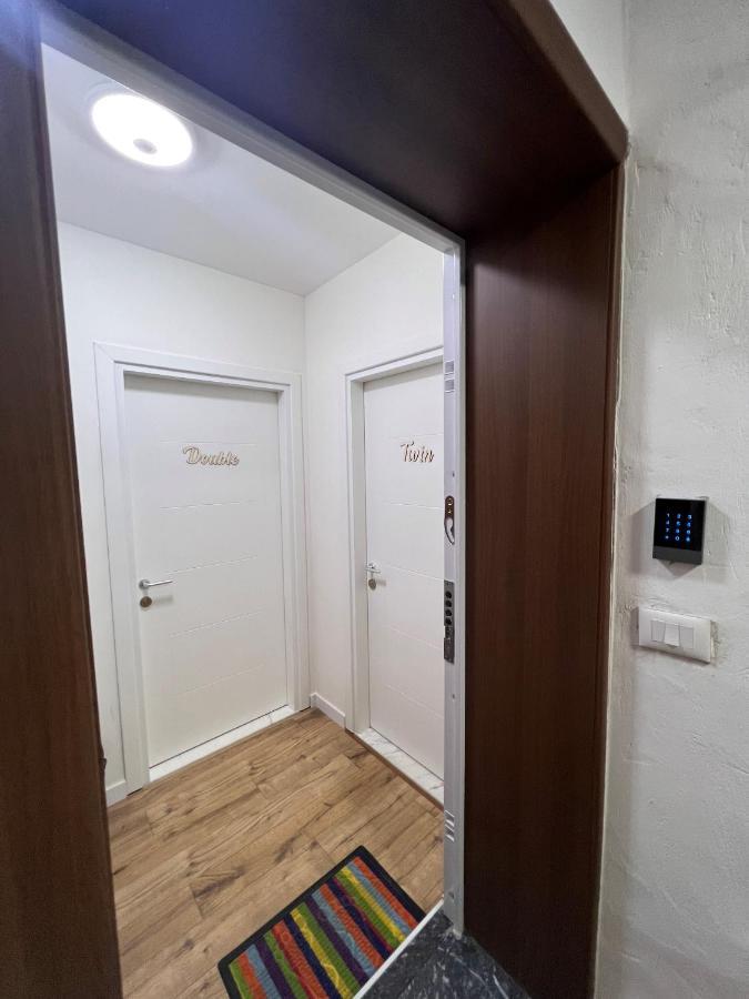 Grand Park & Bllok Area Rooms Tirana Bagian luar foto